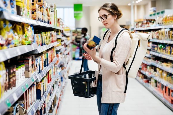 Eight tips to eating healthy on a budget to lower financial stress